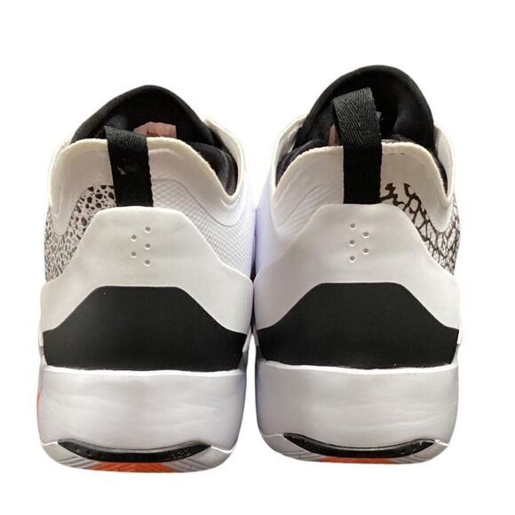 Athletic_Shoes